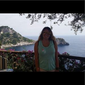 Meet your Posher, Bailey